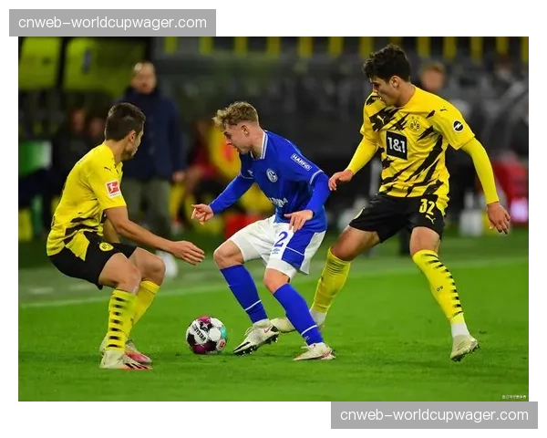 成熟球队防守哲学：根据场上形势在人盯人与区域联防间灵活切换